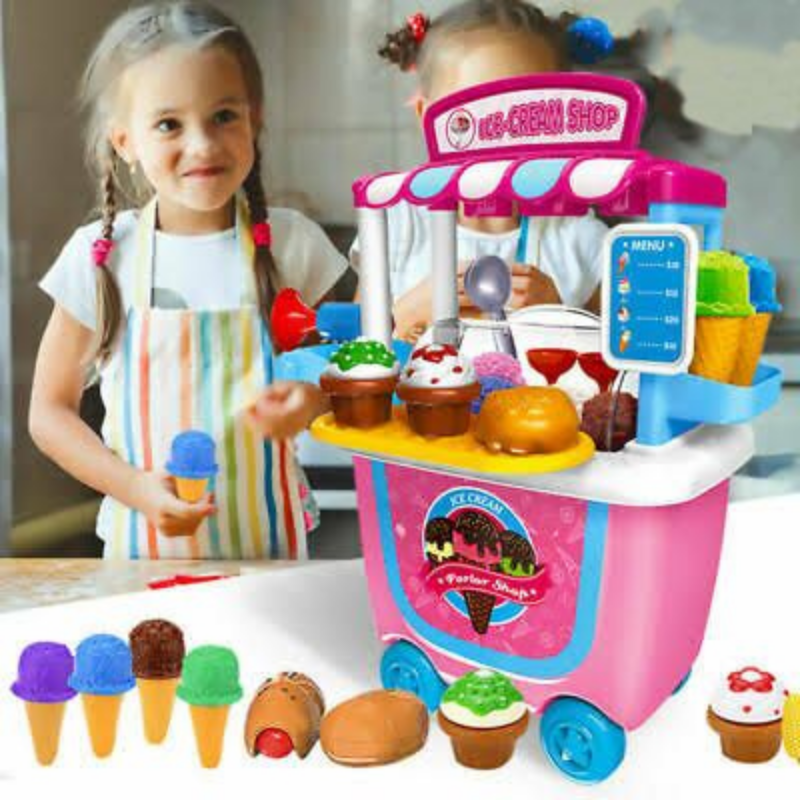 Kinder spielen Lebensmittel- und Eiswagen-Spielzeugwagen bylotrend